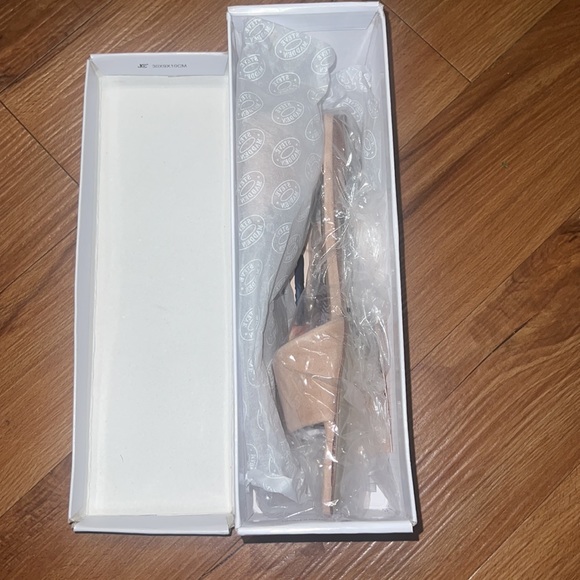 Steve Madden Bev Tan Suede -Brand Mew With Box - Picture 5 of 5